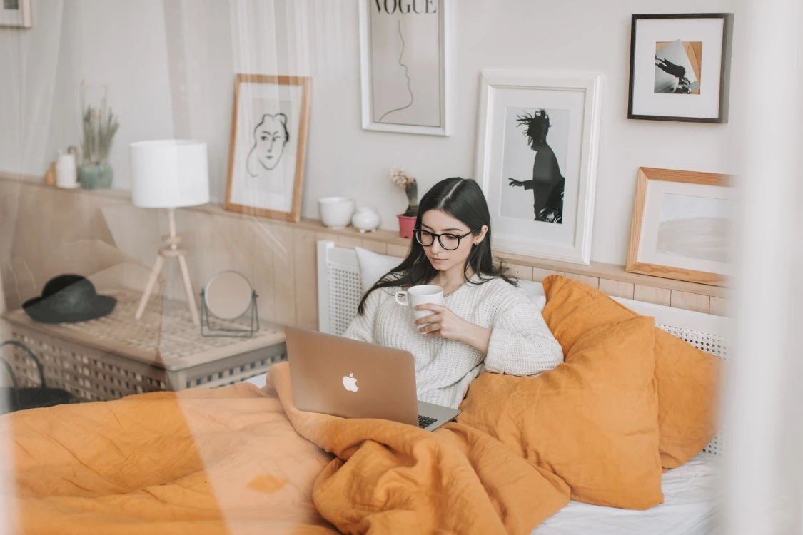 Freelancer using LinkedIn to connect with potential clients